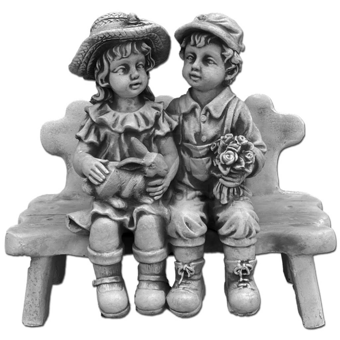 Dievča a chlapec na lavičke